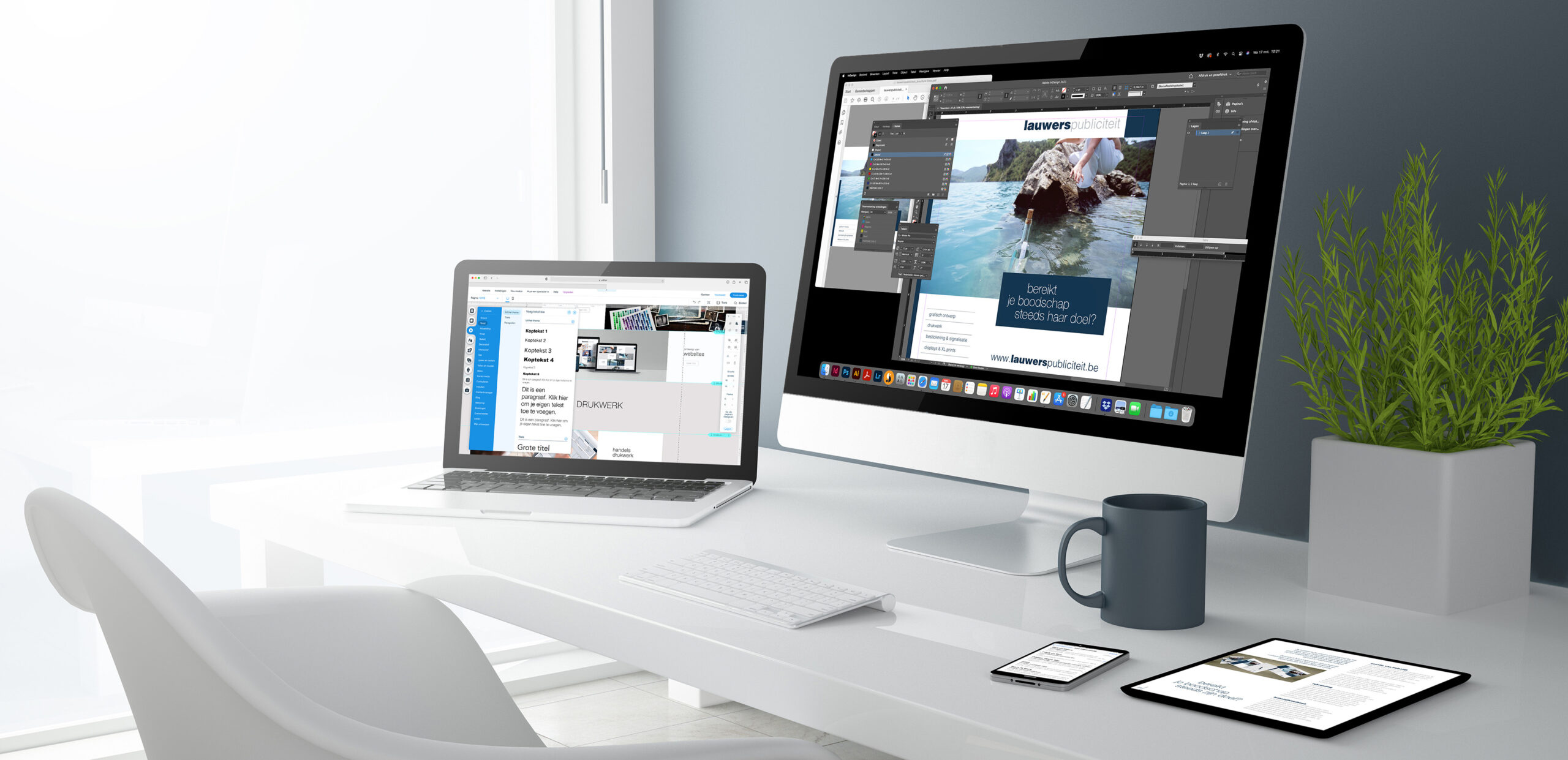 3d,Rendering,Of,Desktop,With,All,Devices,Showing,Modern,Design